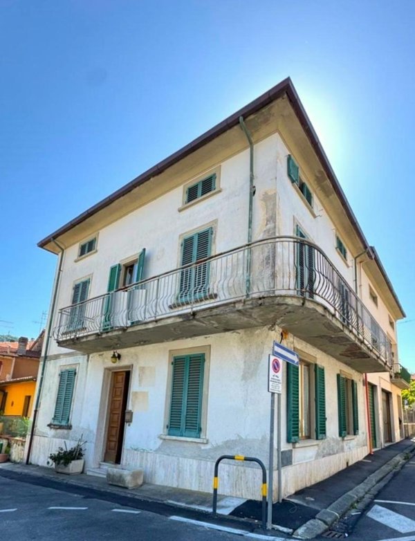 casa indipendente in vendita a Vaiano