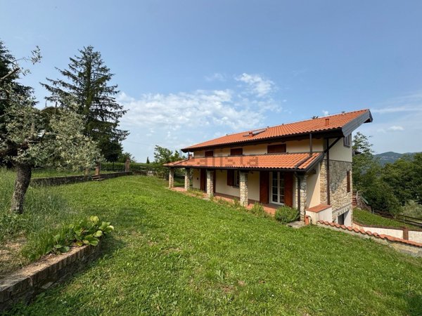 casa indipendente in vendita a Vaiano in zona Sofignano