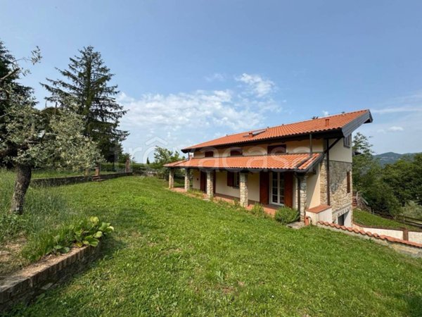 casa indipendente in vendita a Vaiano in zona Sofignano