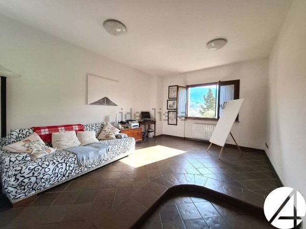 casa indipendente in vendita a Vaiano