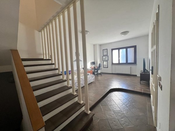 casa indipendente in vendita a Vaiano in zona Sofignano