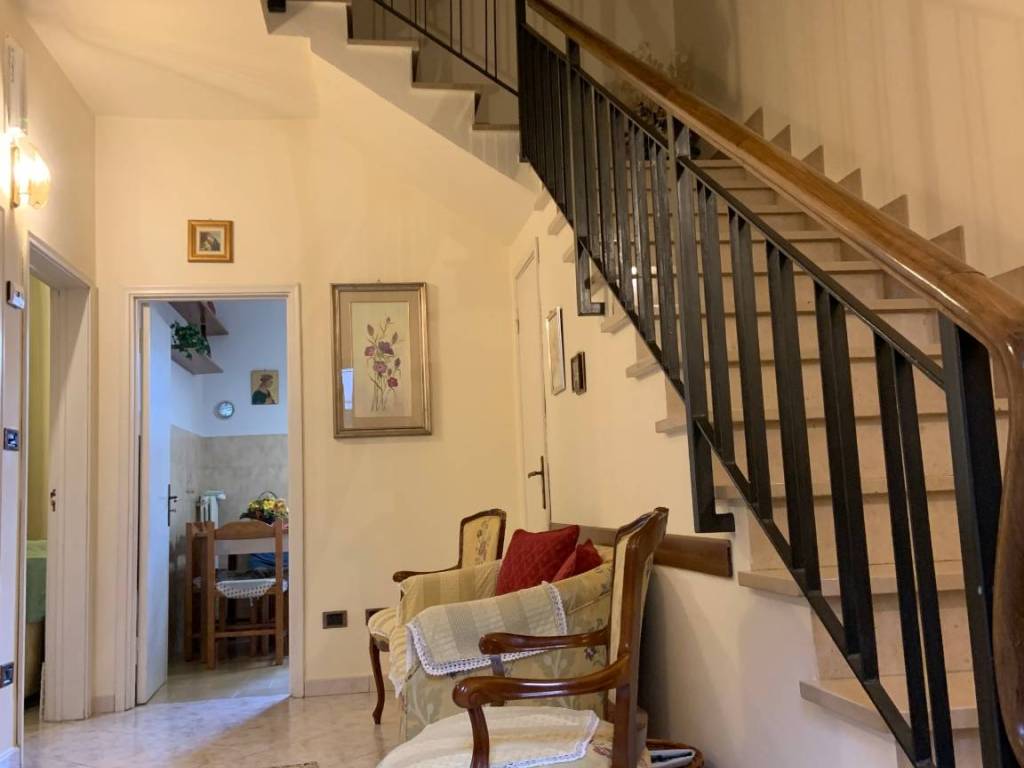 casa indipendente in vendita a Vaiano