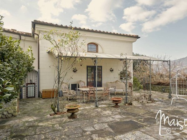 casa indipendente in vendita a Vaiano