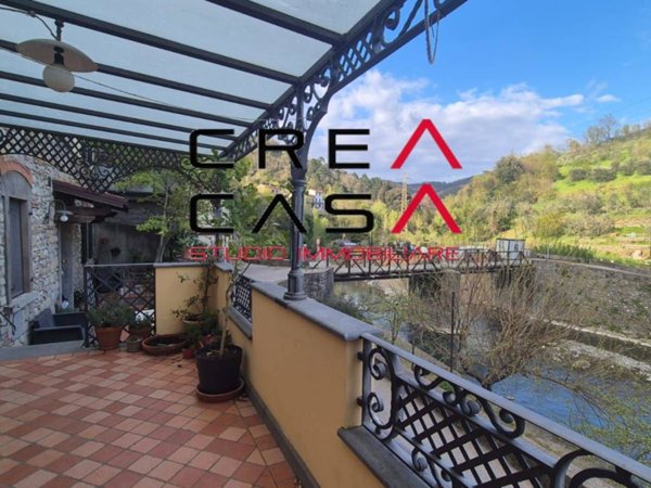 casa indipendente in vendita a Vaiano
