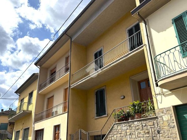 casa indipendente in vendita a Vaiano