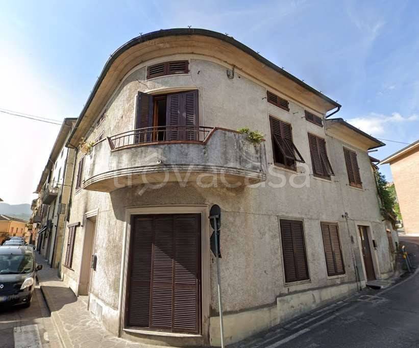 casa indipendente in vendita a Vaiano