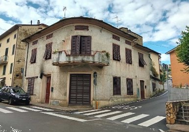 casa indipendente in vendita a Vaiano