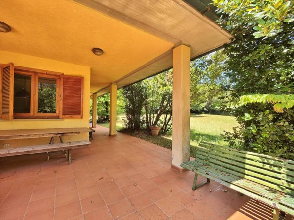 casa indipendente in vendita a Vaiano in zona Schignano