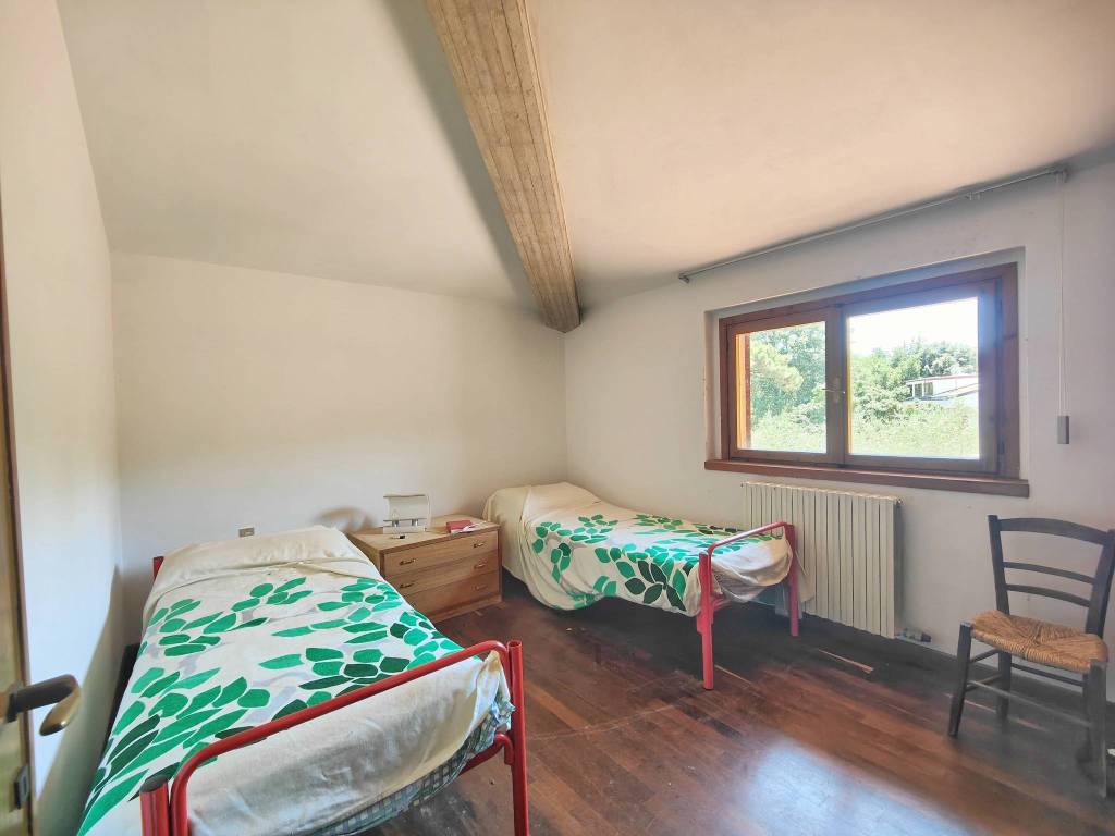 casa indipendente in vendita a Vaiano in zona Schignano