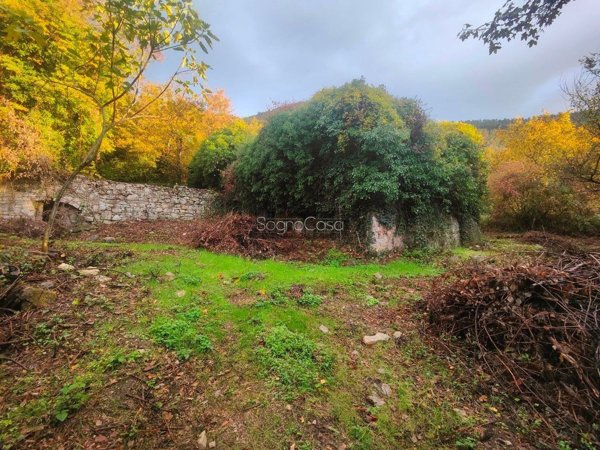 casale in vendita a Vaiano in zona Faltugnano