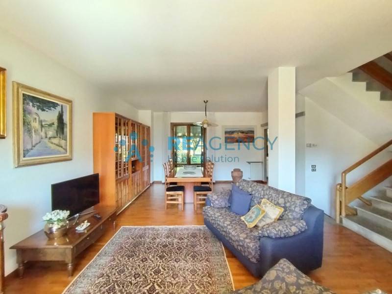 casa indipendente in vendita a Vaiano