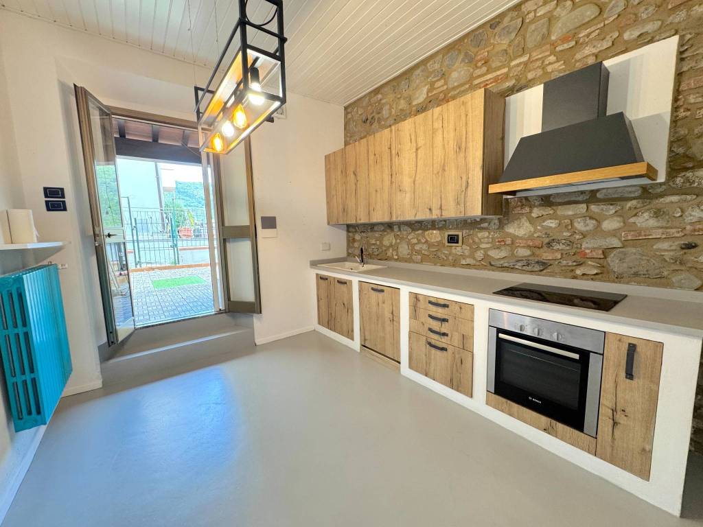 casa indipendente in vendita a Vaiano in zona La Briglia