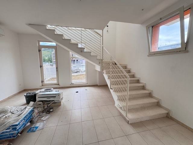 casa indipendente in vendita a Vaiano