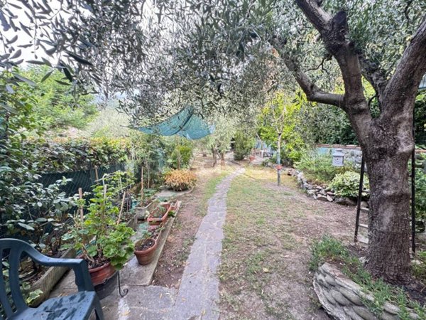casa indipendente in vendita a Vaiano