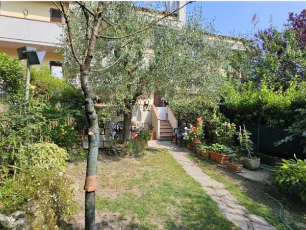 casa indipendente in vendita a Vaiano