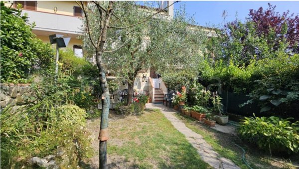 casa indipendente in vendita a Vaiano