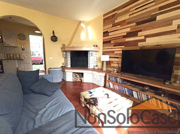 casa indipendente in vendita a Vaiano