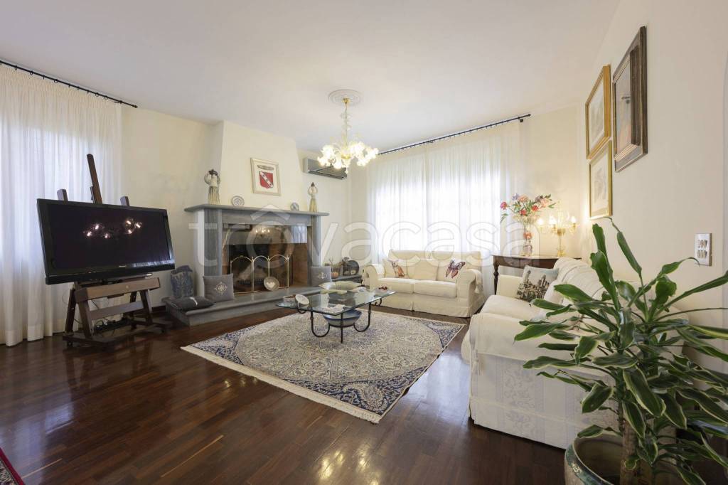 casa indipendente in vendita a Vaiano in zona Faltugnano