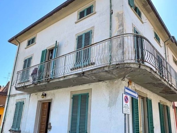 casa indipendente in vendita a Vaiano