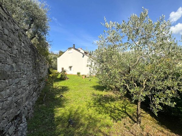 casa indipendente in vendita a Vaiano