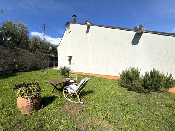 casa indipendente in vendita a Vaiano