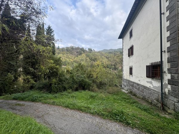 casa indipendente in vendita a Vaiano