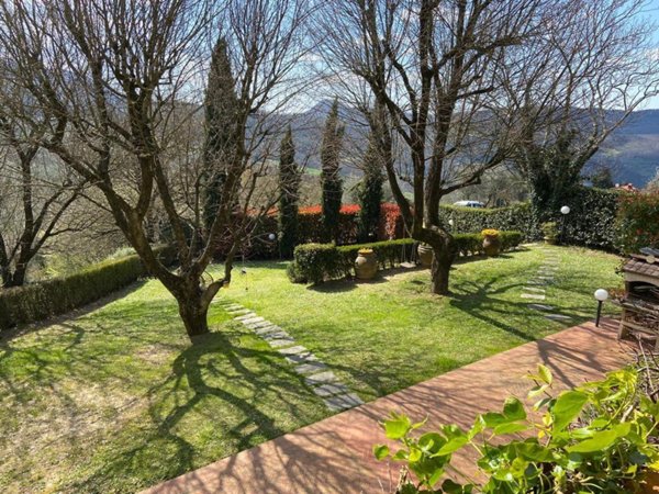 casa indipendente in vendita a Vaiano