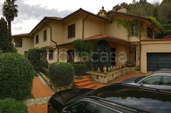 casa indipendente in vendita a Vaiano