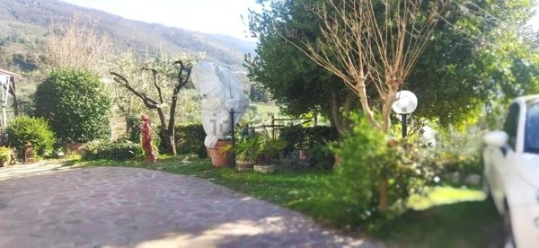 casa indipendente in vendita a Vaiano in zona Sofignano