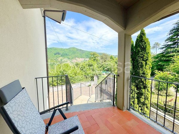 casa indipendente in vendita a Vaiano in zona Schignano