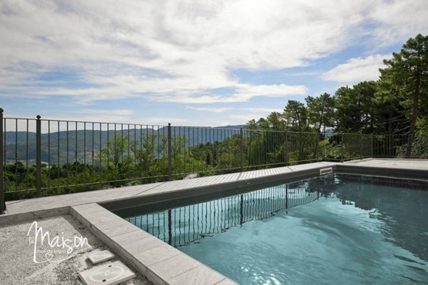 casa indipendente in vendita a Vaiano in zona Schignano