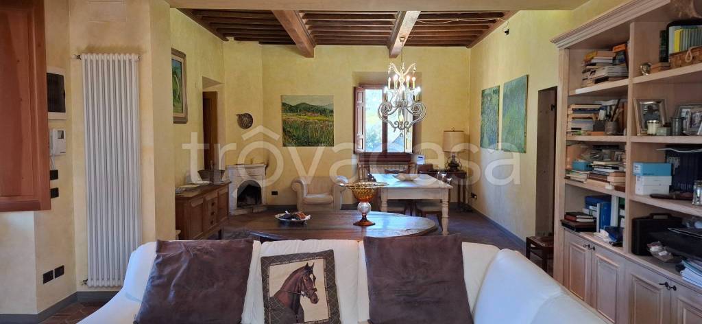 appartamento in vendita a Vaiano in zona Fabio