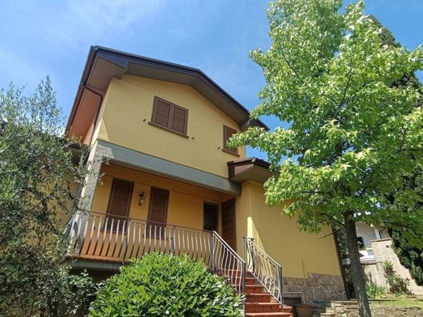 casa indipendente in vendita a Vaiano