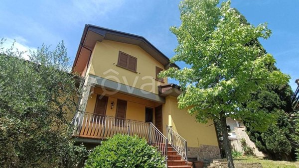 casa indipendente in vendita a Vaiano