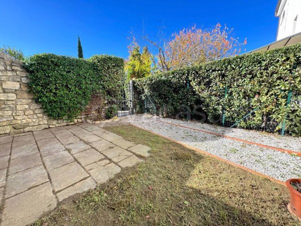 casa indipendente in vendita a Vaiano in zona Sofignano