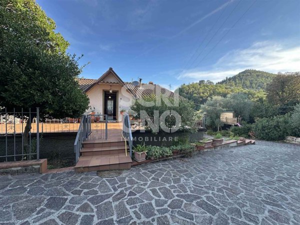 casa indipendente in vendita a Vaiano in zona Tignamica