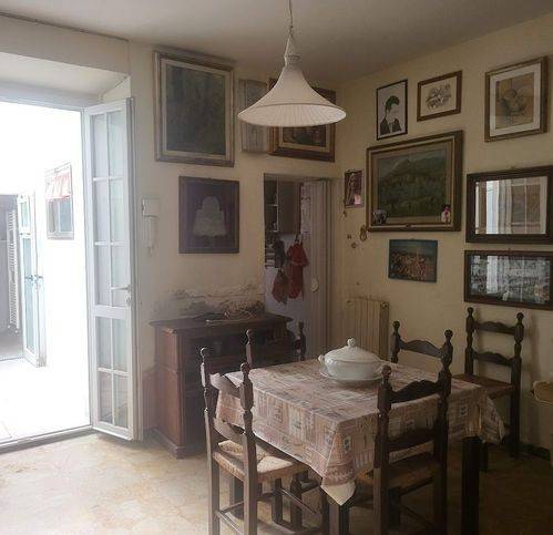 casa indipendente in vendita a Vaiano