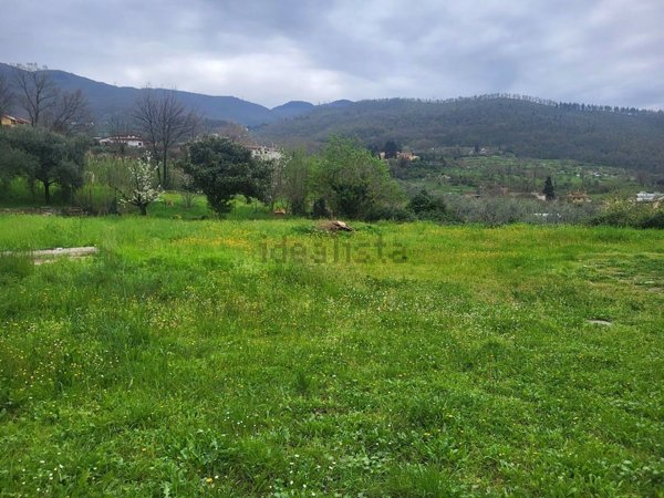 terreno edificabile in vendita a Vaiano