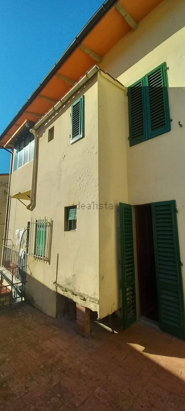 casa indipendente in vendita a Vaiano