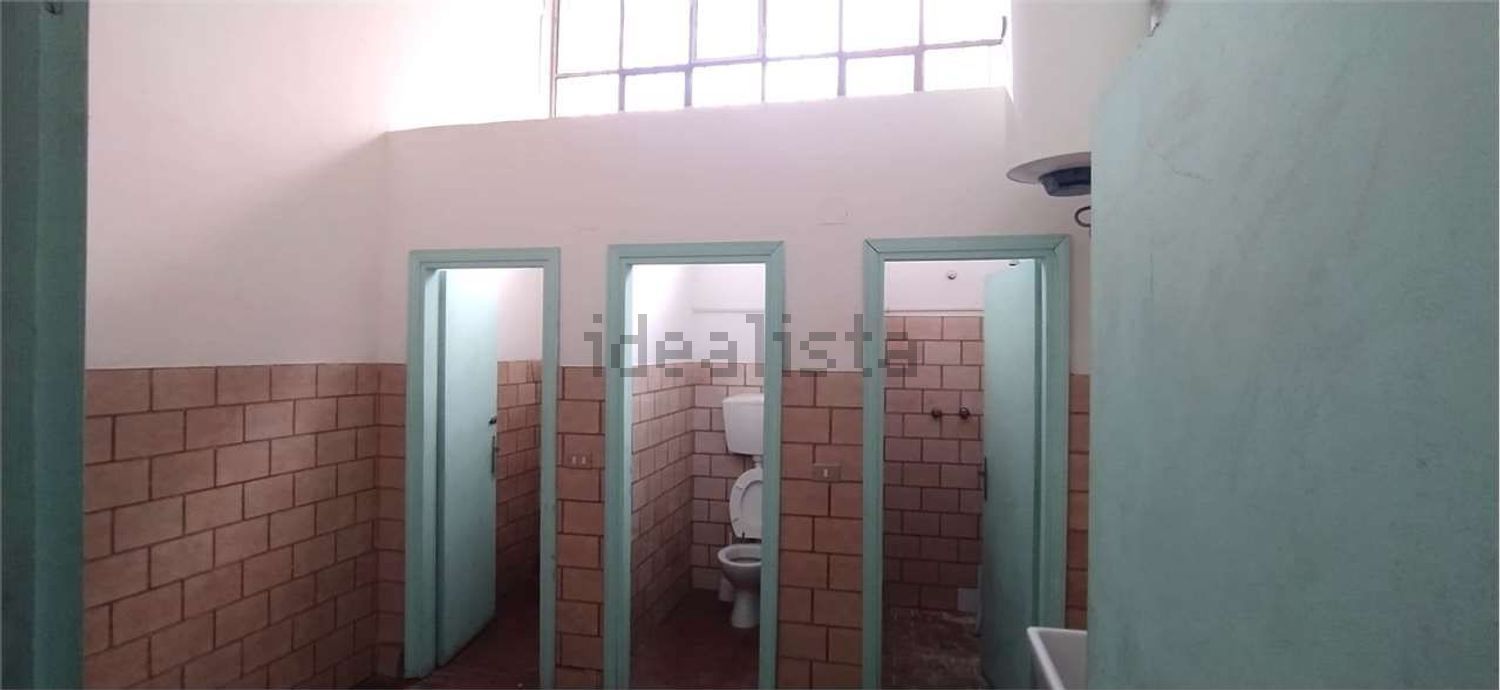 capannone in vendita a Vaiano