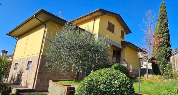 casa indipendente in vendita a Vaiano