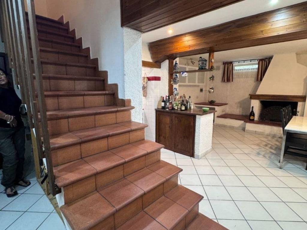 casa indipendente in vendita a Vaiano in zona Popigliano