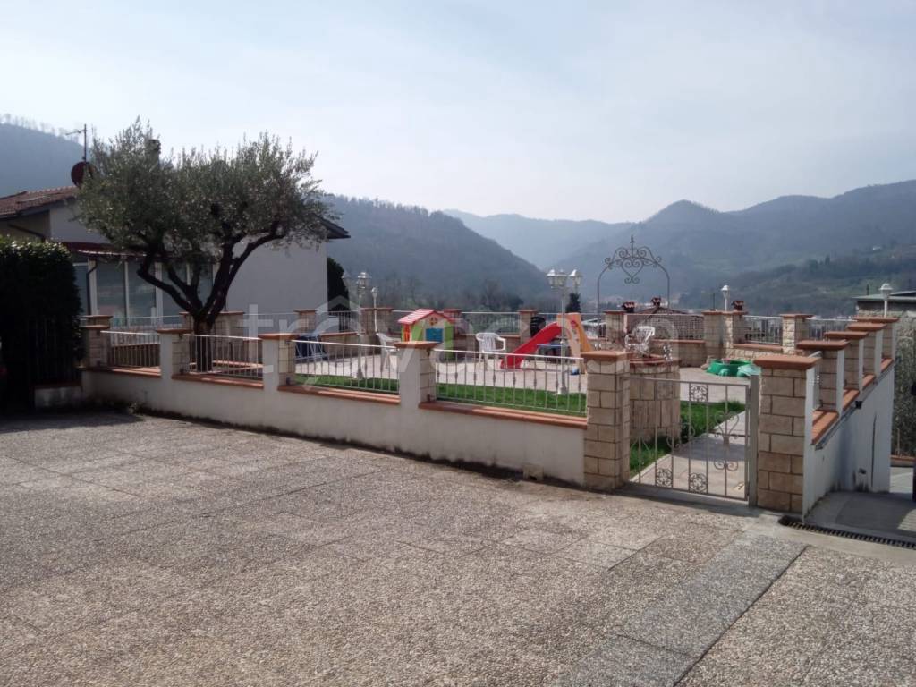 appartamento in vendita a Vaiano in zona Sofignano