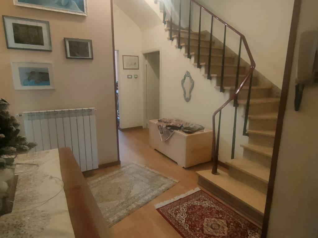 casa indipendente in vendita a Vaiano