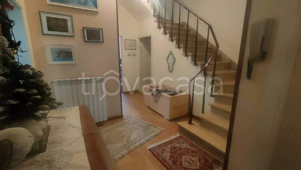 casa indipendente in vendita a Vaiano