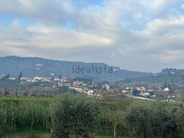 casa indipendente in vendita a Vaiano