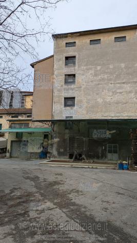 negozio in vendita a Vaiano