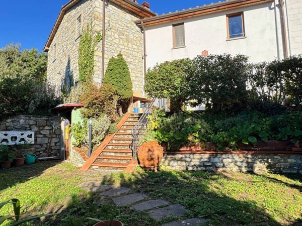 casa indipendente in vendita a Vaiano