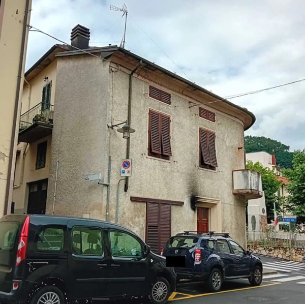 casa indipendente in vendita a Vaiano