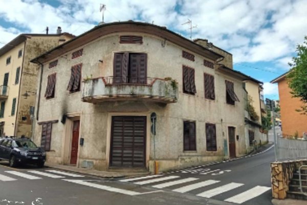 casa indipendente in vendita a Vaiano